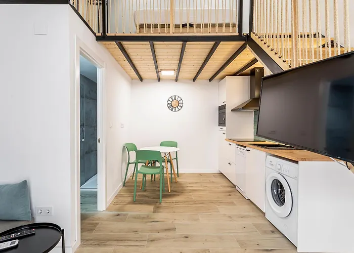 Marie Curie Flats, Lovely Duplex 3 Valenza