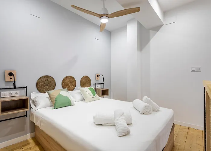 Marie Curie Flats, Lovely Duplex 3 Valenza